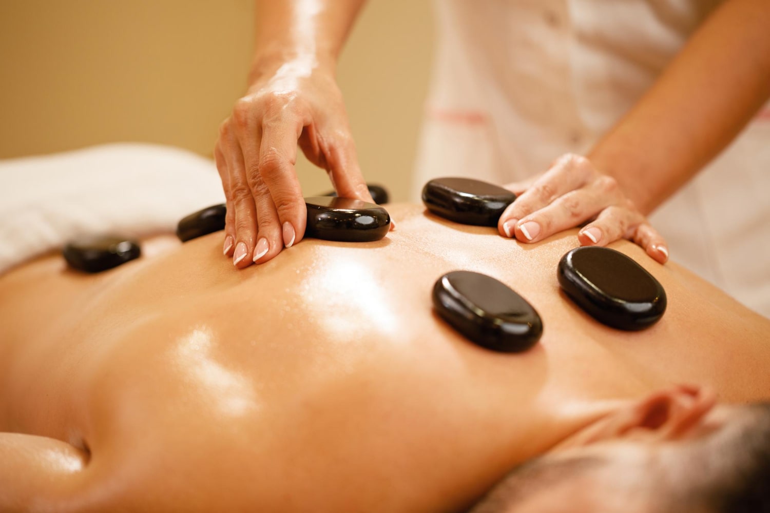 Curso de Masaje con Piedras Calientes en Marbella